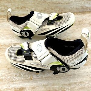 Pearl Izumi women’s size EUR 41. Used but in great condition